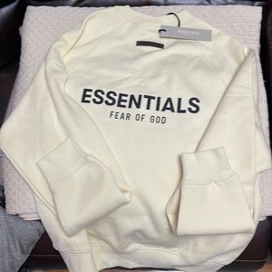 Essentials Fear of God. Size small.